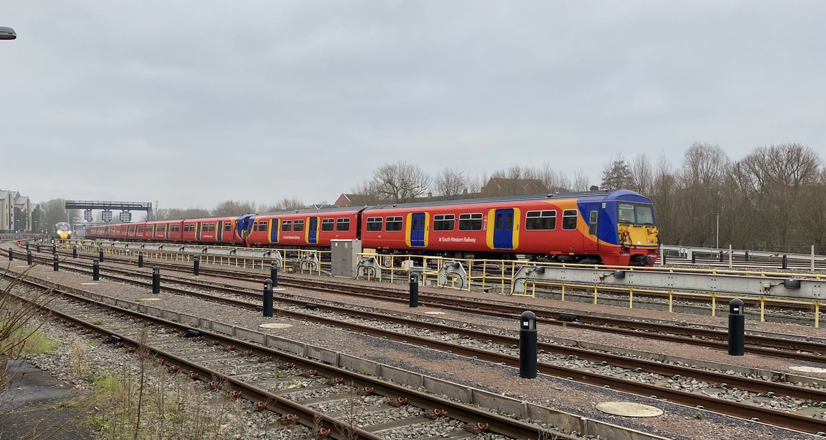 loypass_SCCar's tweet image. 🚈 Ta ta, 456. 👋
Wish I’d got to know you a bit better, beyond Waterloo-Clapham Jcn.
#BREL #class456 @SW_Help