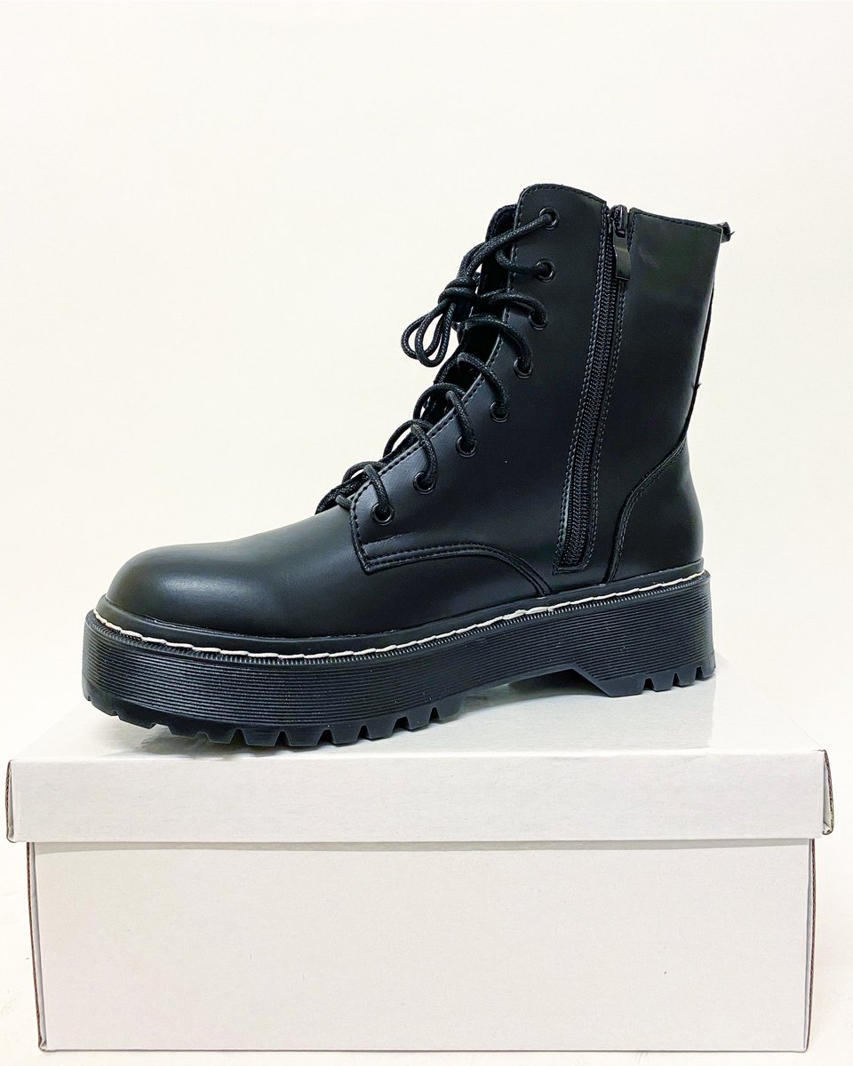 9276 BLK’s at korkys.ie now back in stock for €44.99😍