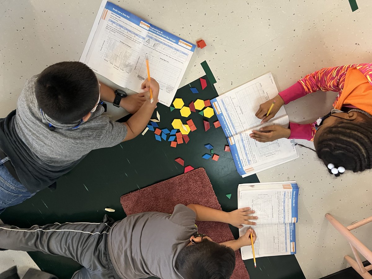 dist126_hg's tweet photo. Hands on Math for our Geometry Unit with Ms. K’s class!   #weare126 #hg_126 #hornetstrong @dist126_hg @dist126 https://t.co/8TDRJmjmeJ