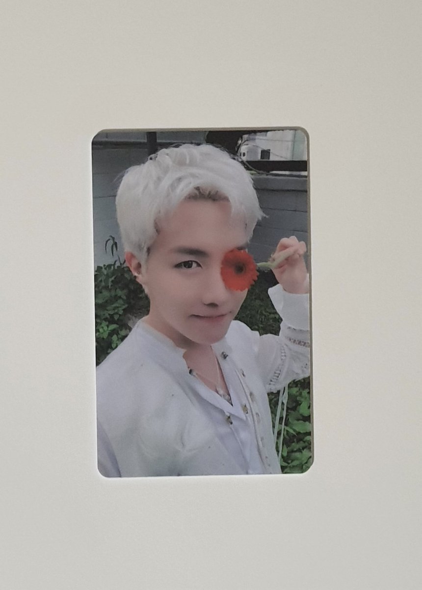 jhsbluecart's tweet photo. hobi arrived safely! thank you so much @nine7cart ♡ #maya_proofs https://t.co/qxExs2722x