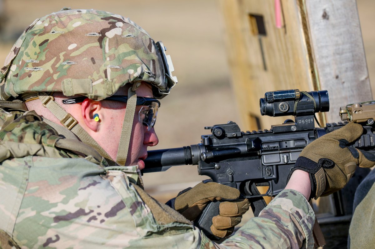 USArmyOldGuard's tweet photo. #Readiness is integral to The Old Guard. Last week, Old Guard Soldiers conducted weapons training and qualification of the M4, M240, and M249 at @Fort_APHill. #NotJustACeremonialUnit (@USArmy photos by Sgt. Charlotte Carulli) https://t.co/R8tSSdLMRi