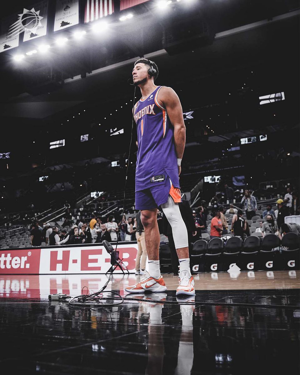 Suns's tweet photo. The look after 48.

#DevinBooker x #NBAAllStar https://t.co/4pyWTkCxzi