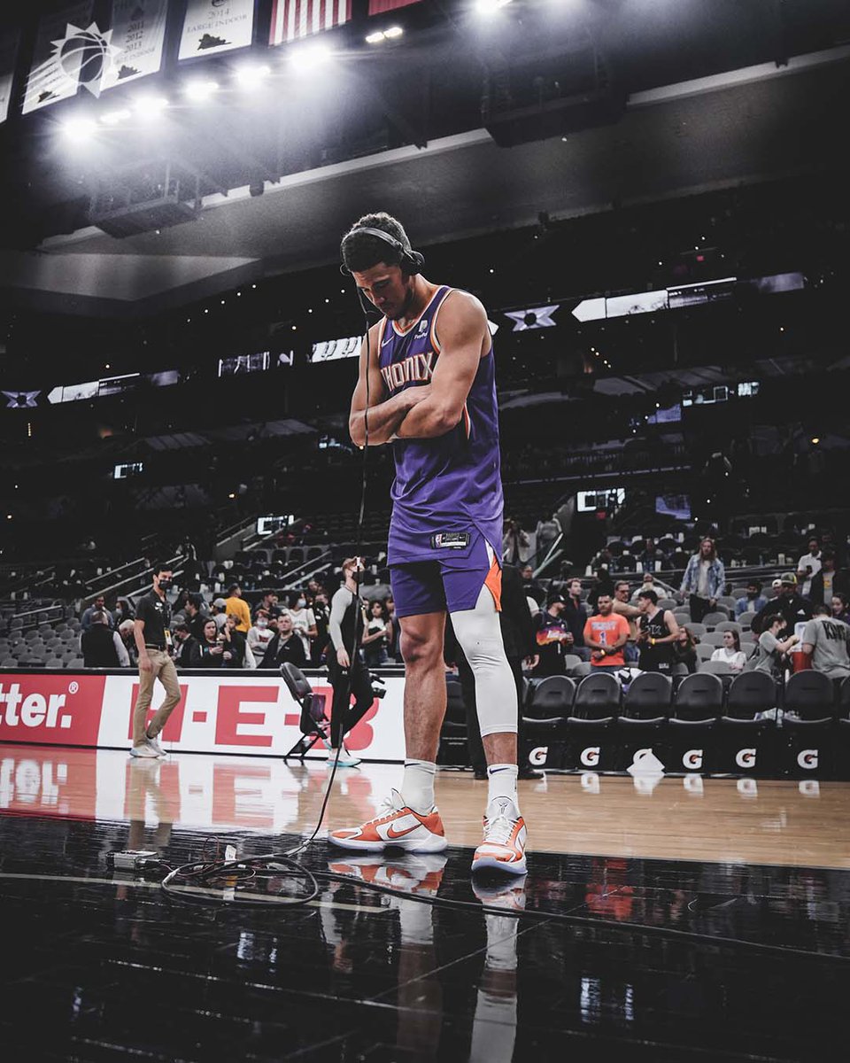 Suns's tweet photo. #DevinBooker x #NBAAllStar https://t.co/YjFgtneDXo
