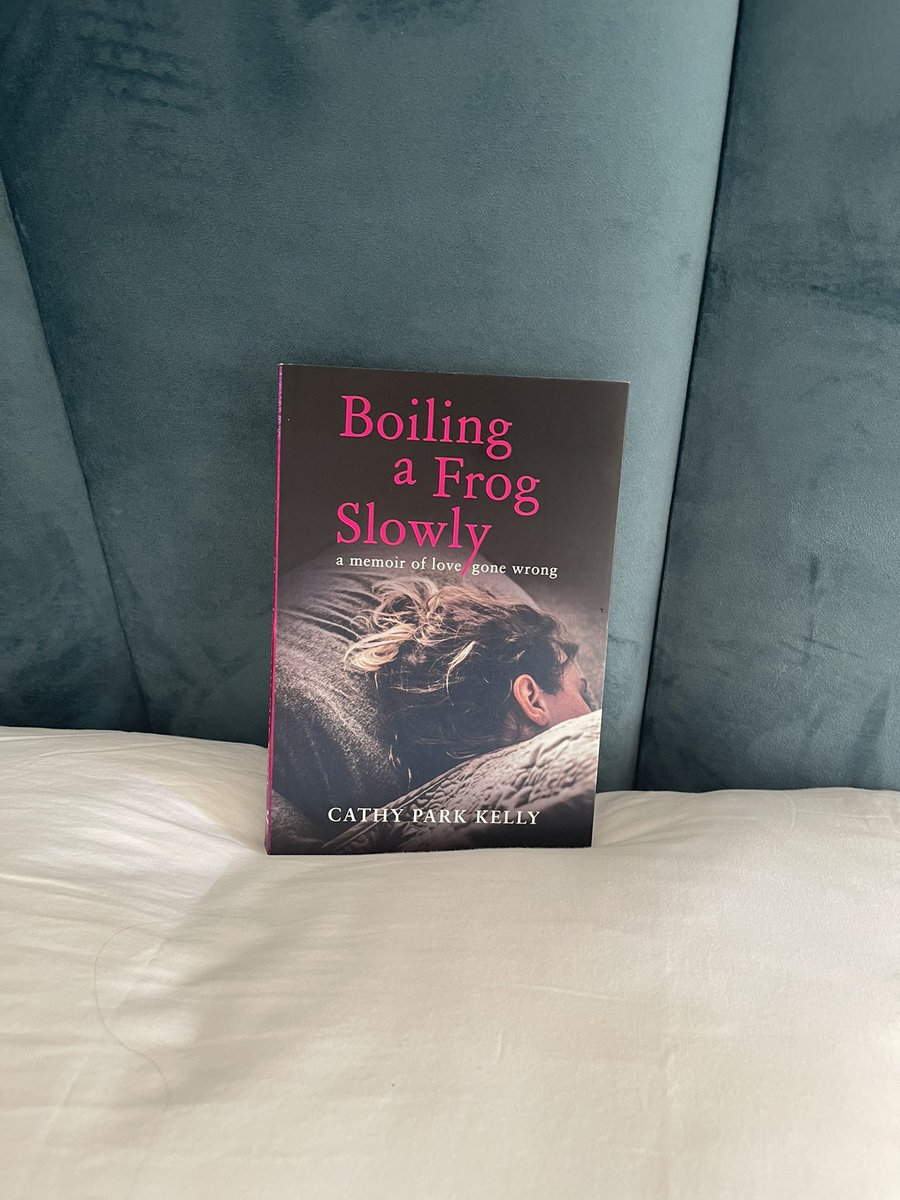 mazzamaxim's tweet photo. #BoilingAFrogSlowly my first #SARead #memoir of 2021 #amreading #localauthor @CathyParkKelly1 https://t.co/dL7IZy0XOY