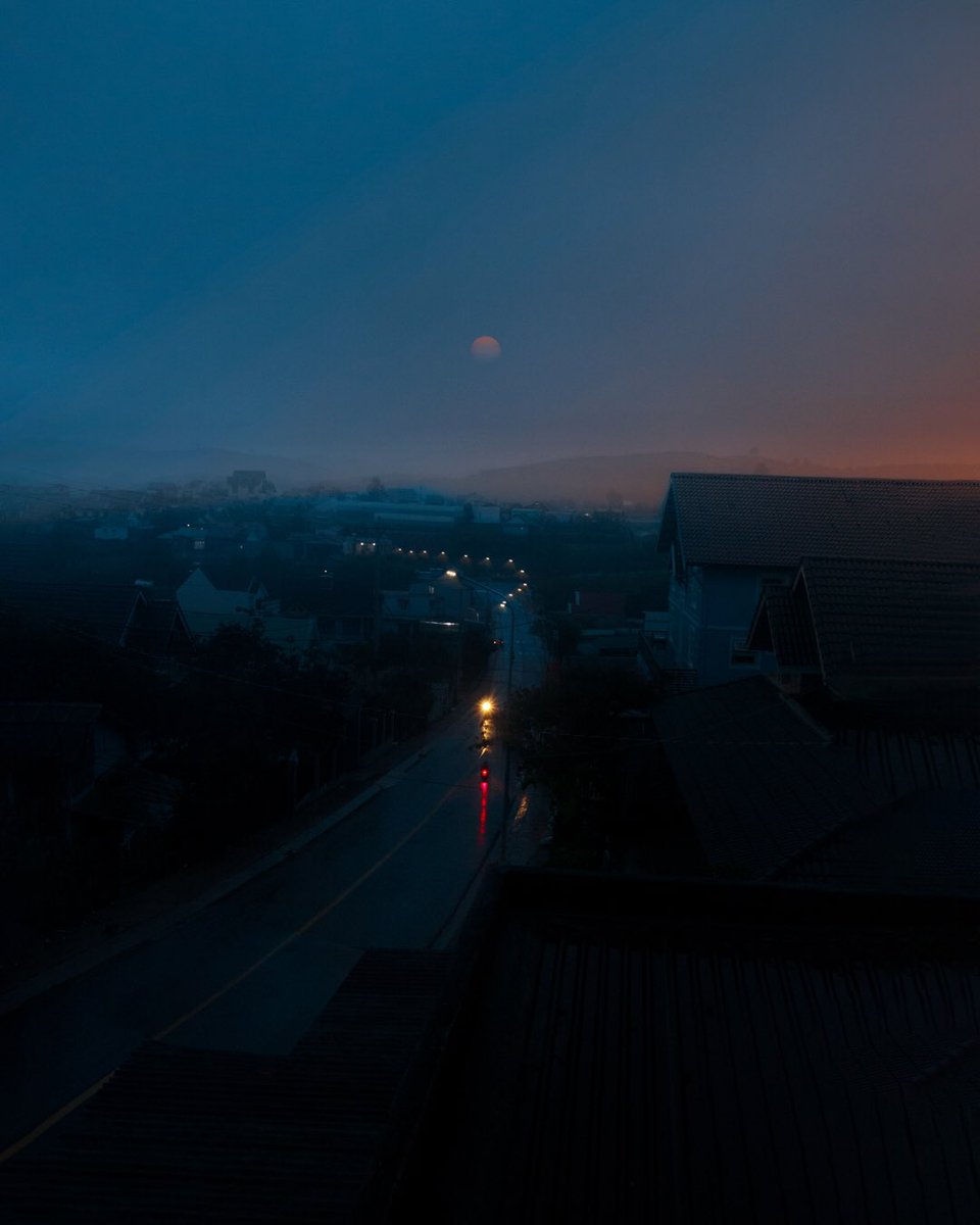 trungbaotr's tweet photo. blue is the color of endless inspiration https://t.co/oCLpuFQ2Ow