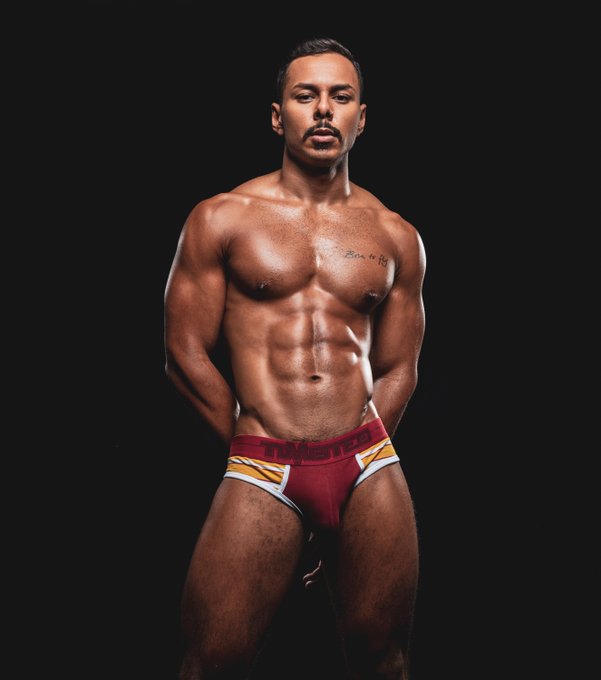 1 pic. Red Hot - @Milomadera1 by @PaulJamnicky https://t.co/GiK6hulLCm
.
.
@hotd_goodm @hot_connection2
