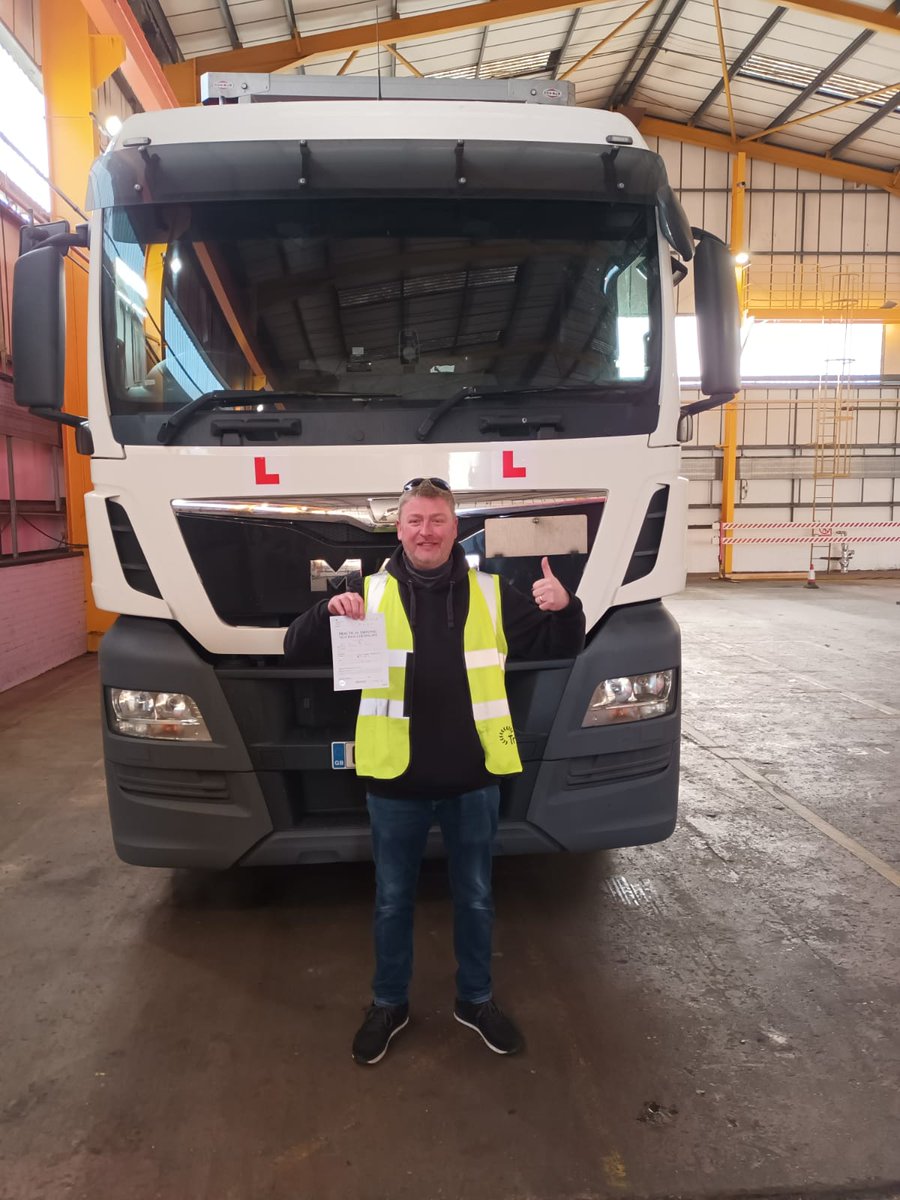 TransafeTrain's tweet image. Congratulations Mark Bell on passing your CAT C+E first time today! 🚛🥳👏👏
Fantastic result well done!! A big shout out to our driver trainers 👏👏
#HGV #LGVlicence #newlicence #firsttimepass