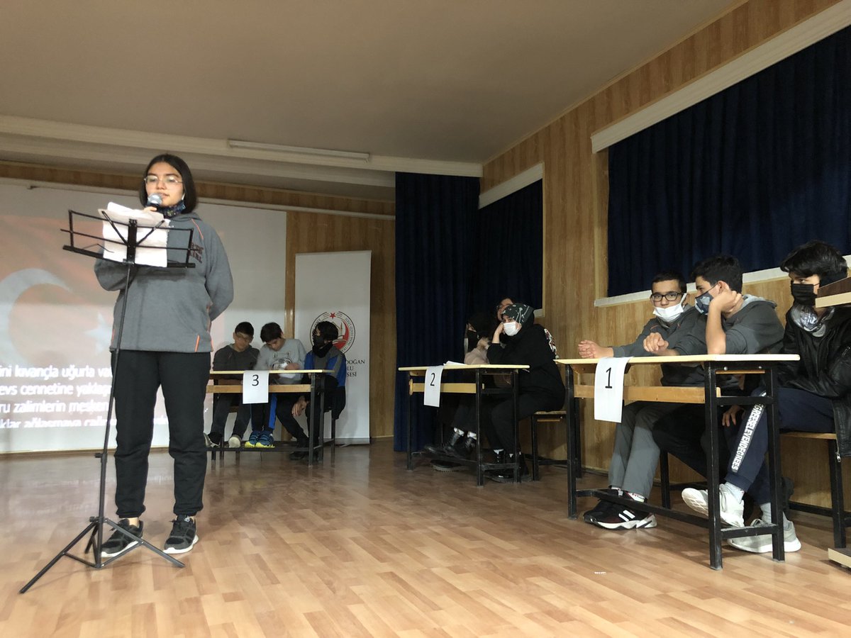dr_hhguller's tweet photo. Aksaray Recep Tayyip Erdoğan Proje İmam Hatip Lisesi öğrencileri arasında yapılan 1. Geleneksel Arapça Şenliğine katıldık. Hepsi çok başarılıydı. Tebrik ediyor başarılarının devamını diliyorum. https://t.co/crBhLx0rgj