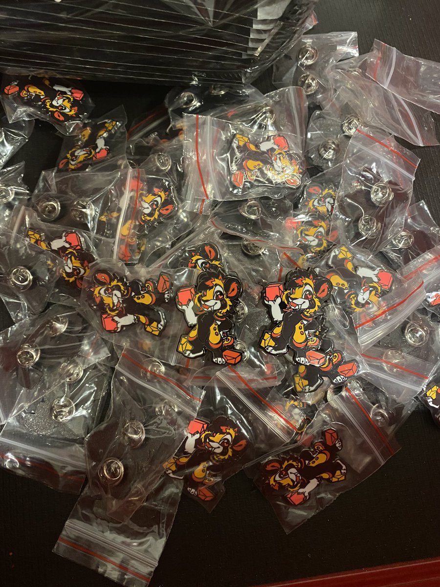 StarBurstSaber's tweet photo. Hey! Birthday is coming up on the 30th and I want to do a raffle for my pins again. That will be the draw date. See below for info. I’ll draw for 10 pins this time!

- No Follow Required 
- Like, share (no QRT)
- Comment Fav Candy!
- Winners respond in 48 hours

Good Luck! 😸❤️ https://t.co/lFY5FUKJPx