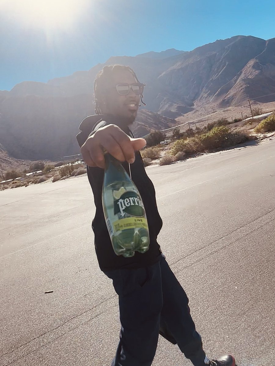 YoungTez's tweet image. #BeHappy