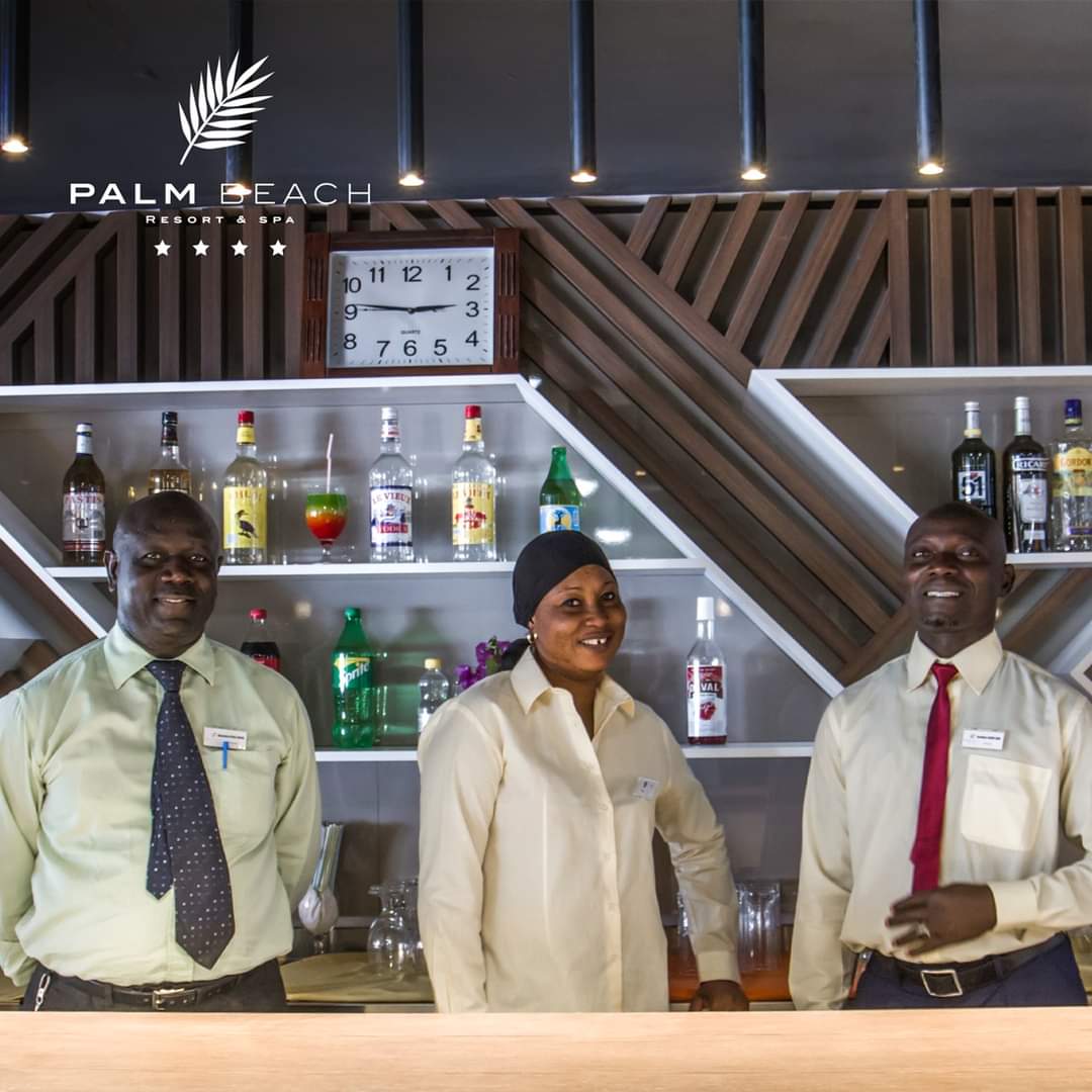 Makhtar73's tweet photo. Au #PalmBeach Saly, nous n'avons pas tout renouvelé.​
Retrouvez la même équipe prête à vous servir et à répondre à vos besoins.​
Travailleurs, passionnés et chaleureux, ils sont le cœur de l'hôtel et nous sommes certains que vous serez ravis de les rencontrer.
Merci à tous https://t.co/LA4g5XKSHK