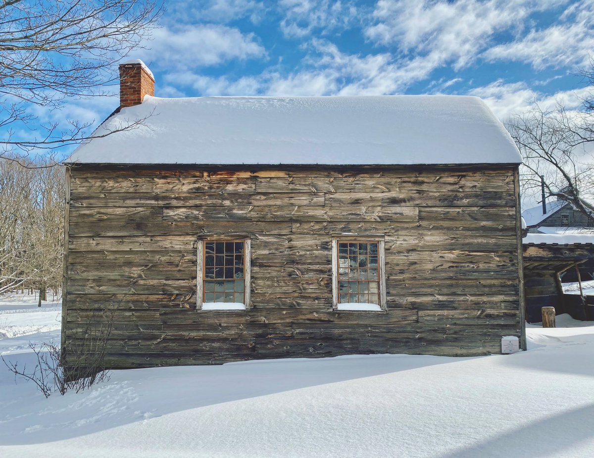 GCVMuseum's tweet photo. The Cooper Shop (built c. 1805 in Stafford, NY) under a thick blanket of snow. ❄️
#LivingHistoryMuseum #Museum #HistoricBuilding #Cooper #CooperShop #ILoveNY #WinterStormIzzy #Snow #ExploreUpstate #IloveNY #GCVMuseum https://t.co/8KvrQIXvT4