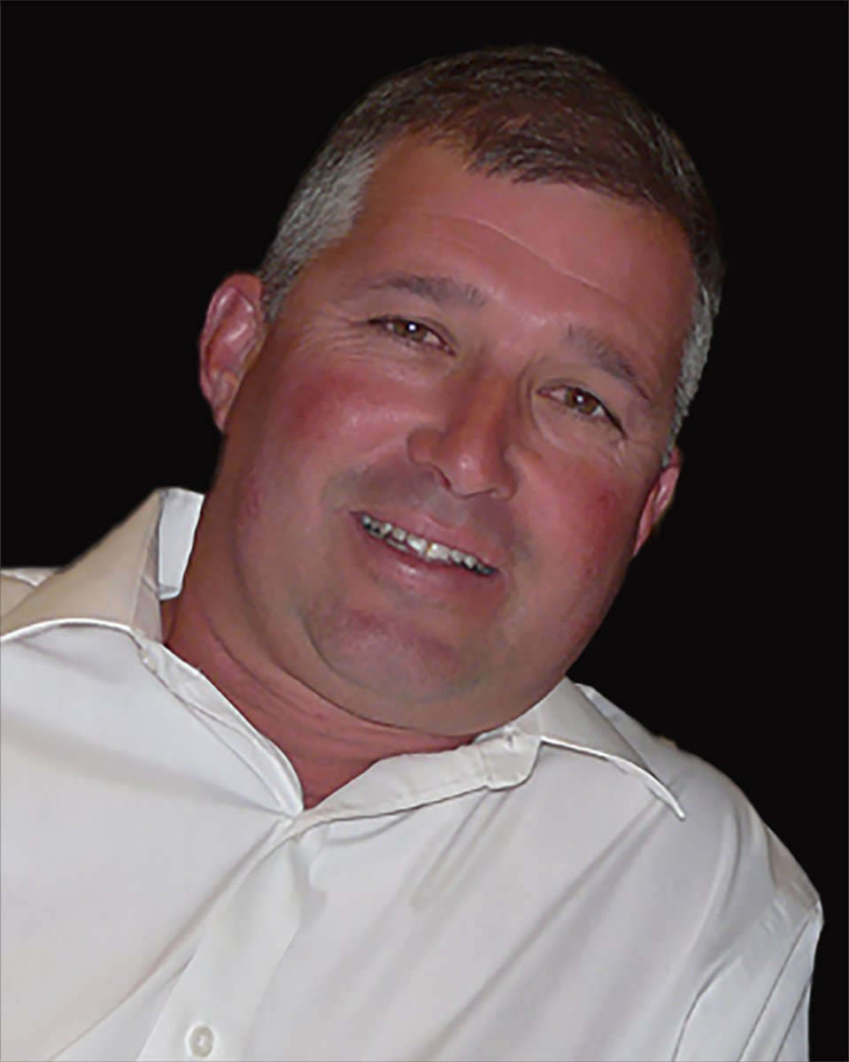 LincolnBuilder1's tweet photo. Tracy, our Equipment Operator &amp; so much more, recently celebrated his 38th work anniversary and loves Lincoln Builders! He has always worked as if he owned the company and since we are now 100% Employee Owned, Tracy is an owner! Thank you for your dedication! #ThePowerofIntegrity https://t.co/nhD8IZDk8s