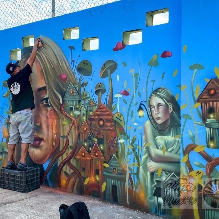 TwittPlaya's tweet photo. Parte del proceso del #PlayaFest 2022 de gran colectivo #PintaoMuere #PlayaDelCarmen col Nicte Ha 📸 pinta o muere https://t.co/iEZlgJ4Dhn