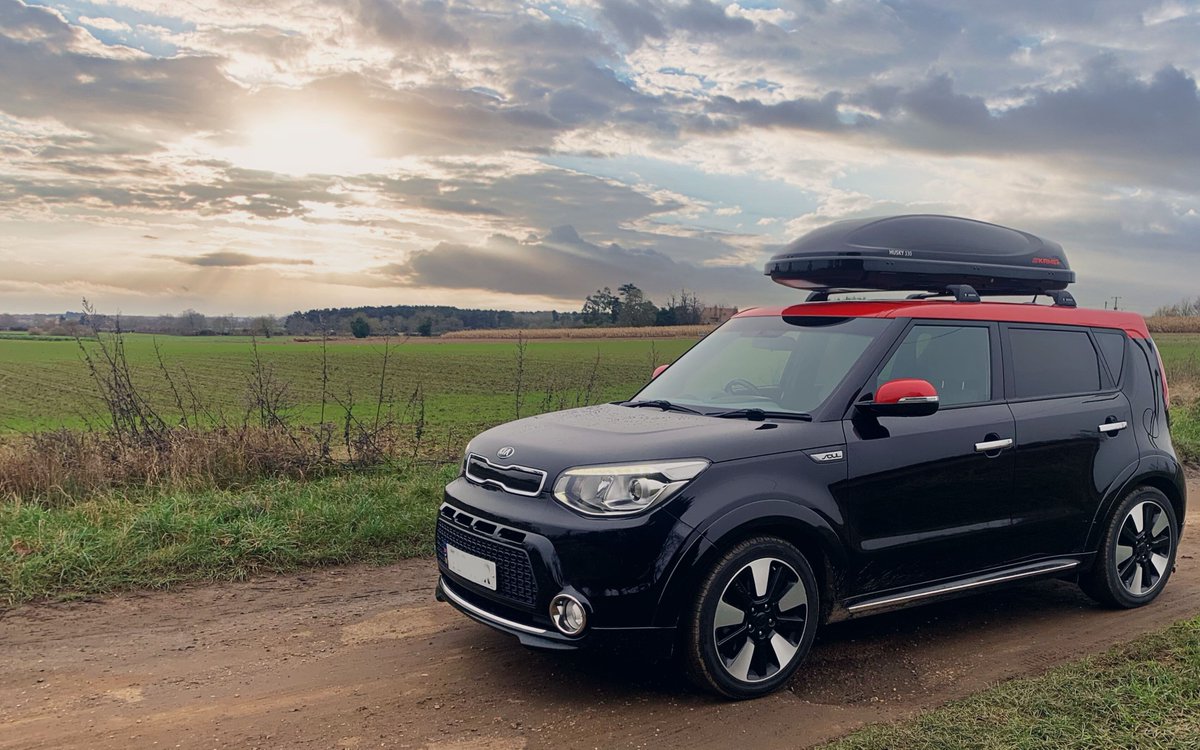 roofbox_company's tweet image. One of our amazing customers has just sent over these images of the Kamei Husky 330 black attached to Yakima Flush bars on their Kia Soul, and we’re loving the coordinated look! Match made in roof box heaven? We think so! 😇🙌
#RoofBoxCompany #kamei #yakimaracks #kiasoul