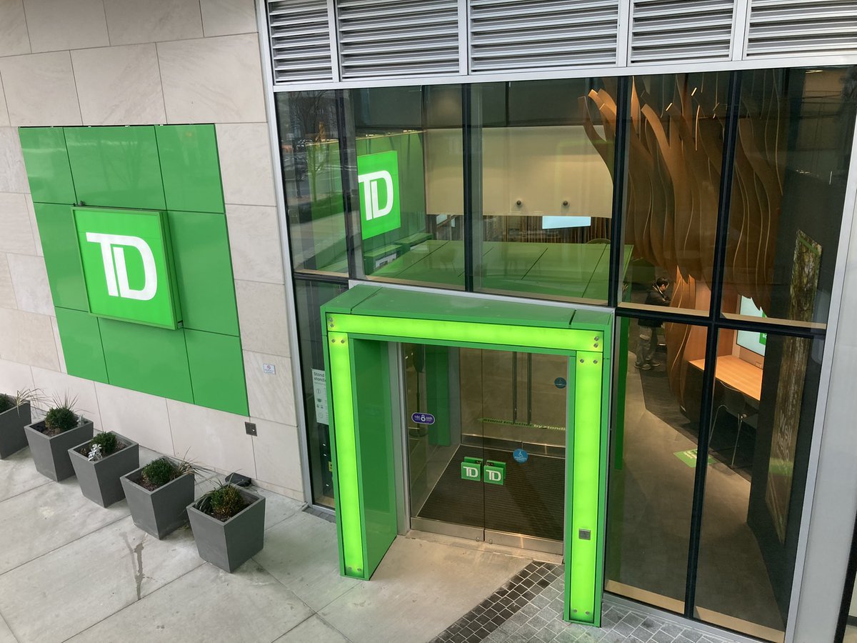 TD Brentwood branch is celebrating 1 year anniversary today! 🥳 Thanks to all colleagues, customers, and the community for the past year❤️
<a href="/BruceGray_TD/">Bruce Gray</a> <a href="/zacharylordTD/">Zachary Lord</a>