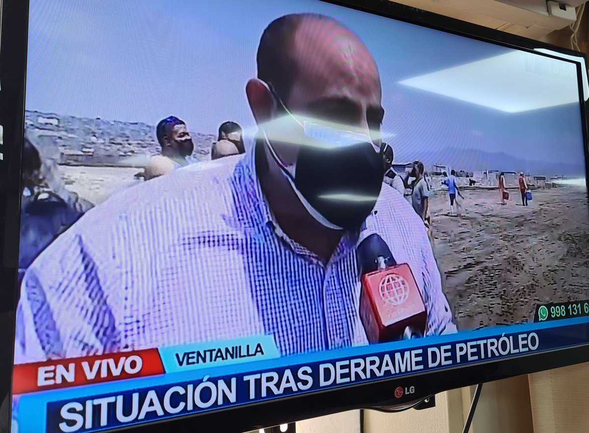cesarponcec's tweet photo. Derrame sigue expandiéndose en Ventanilla, alcalde @pedrospadaro indica en @canalN_ que se ha extendido por 4 km mas. Además pide apoyo concreto a @MinamPeru y al Pdte @PedroCastilloTe precisa  que se necesita tecnología para limpiar el mar. Hay animales muertos https://t.co/k9HLOwB9ZR