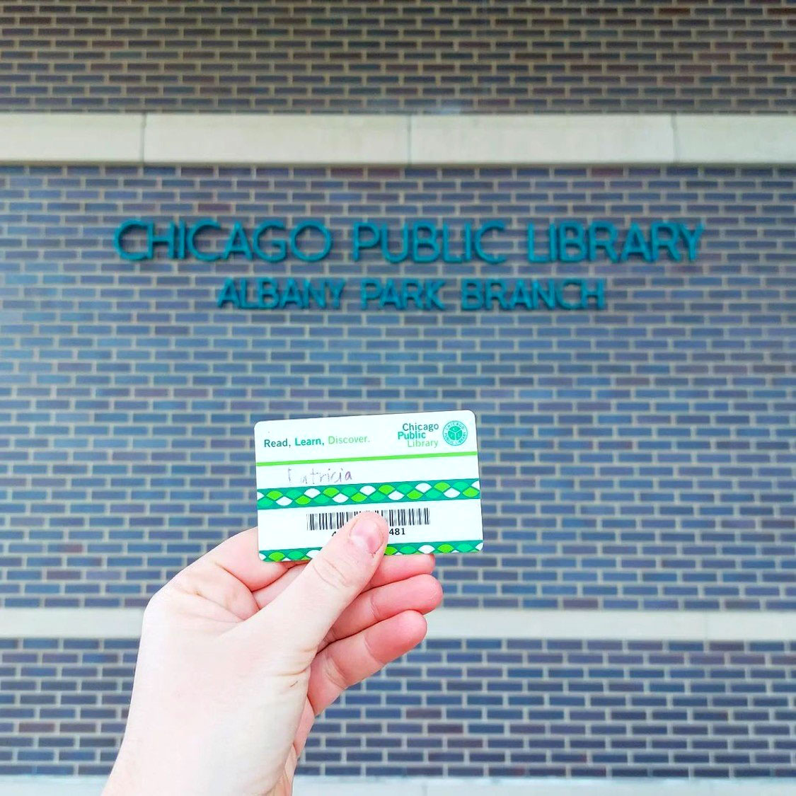 chipublib's tweet photo. Renewing her Chicago Public Library card made Patricia reminisce about her #FirstCardFriday as a kid! From Texas to Chicago, libraries are a place for lifelong learners to access resources and participate in their community. https://t.co/f553LOKvAh