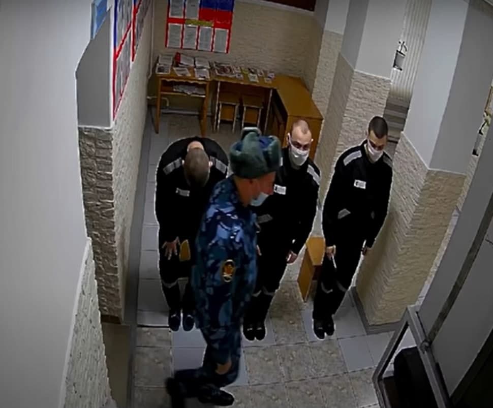 Жизнь осужденных. Зона тюрьма. Ик-6 черный дельфин. Жизнь осужденных. Избиение осужденных в колонии.