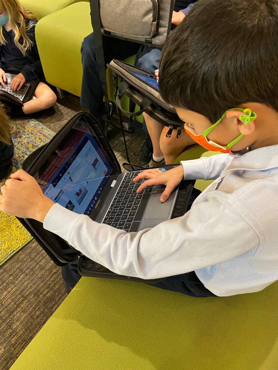 4th Grade Ss <a href="/btoth4thgrade/">Brian Toth</a> using <a href="/BookCreatorApp/">Book Creator from Kami</a> to write about their best snow day in the Idea Lab. #trinitylearns