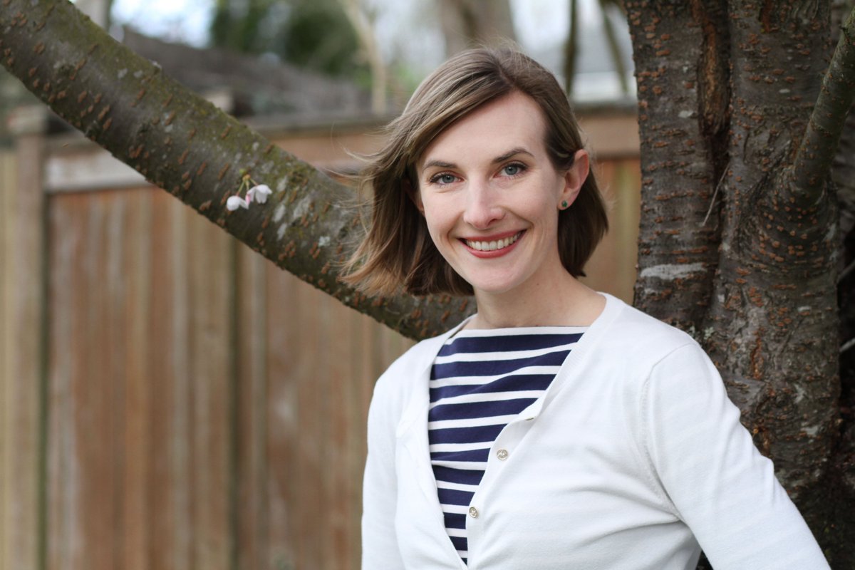 UofTStatSci's tweet photo. Congratulations to @GwenEadie for being awarded the 2021 Polanyi Prize in Physics for her groundbreaking research in astrostatistics. 👏 

Learn more about her work at the intersection of statistics and astronomy &amp; the 2021 Polanyi Prizes: https://t.co/ecJoUj5hxc https://t.co/lciqtMIg0j