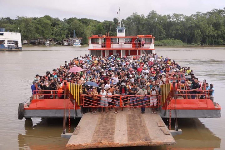 Belem_Noticias's tweet photo. A ponte de Outeiro já foi vistoriada pelos técnicos e segue interditada.
Com isto a travessia está sendo feita por balsas e ferry boat.
Registros feitos na manhã desta terça-feira (18). https://t.co/IPzfVDzpDc