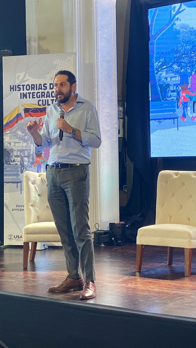 Cosinfronteras's tweet photo. #ColombiaSinFronteras |"El estado colombiano decidió que las fronteras con nuestros hermanos venezolanos no existe, y esta población que está en el país tiene vocación de permanencia. Porque la migración es una oportunidad para Colombia". @lgomez4 Gerente de Fronteras. https://t.co/Zakz0QMWXD