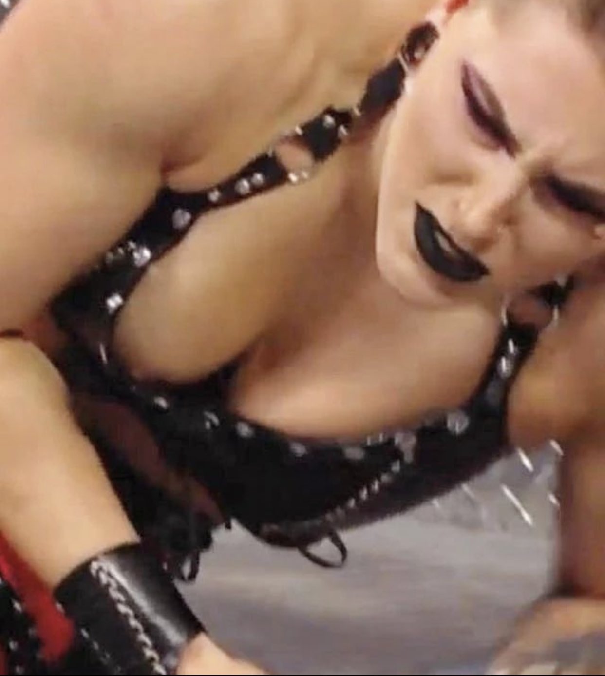 Photos: Rhea Ripley Suffered Wardrobe Malfunction On WWE Raw