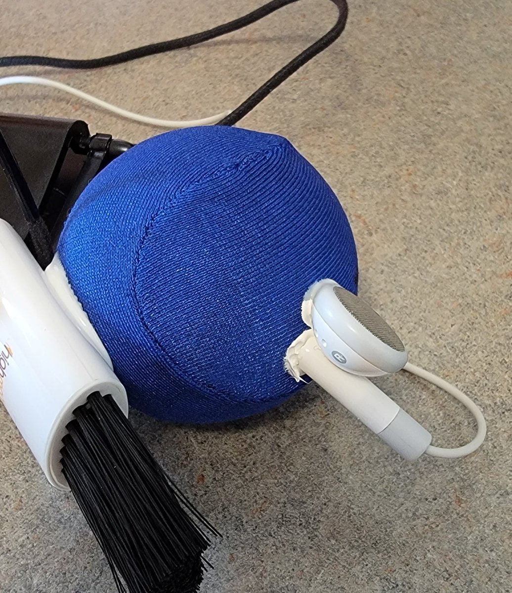 idubbs's tweet image. Darn you #BizTalkServer stress ball.
Hidden in a desk drawer eating nearby plastic. @High_Monkey, Apple ear buds, flashlights and more.
#science