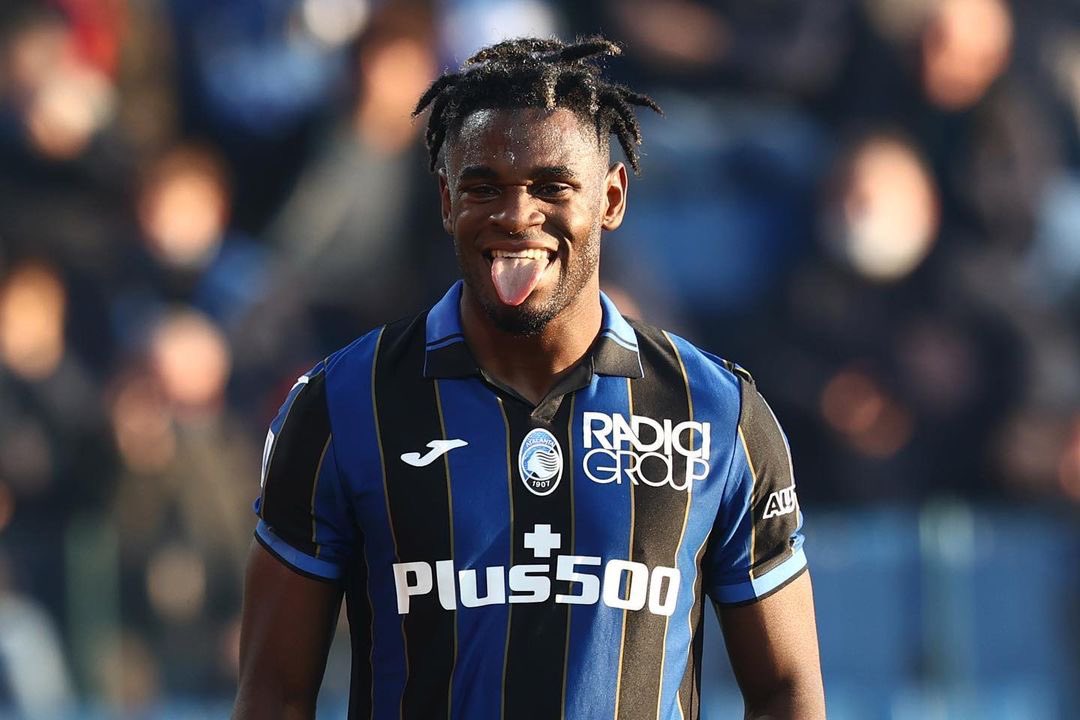 pitazo_finall's tweet photo. Newcastle habría ofrecido 30 millones de euros por el colombiano Duvan Zapata. Atalanta estaría contemplando una opción en 45 millones. El delantero puede tomar rumbo si se llega a un acuerdo económico. https://t.co/xTpm22vbqT