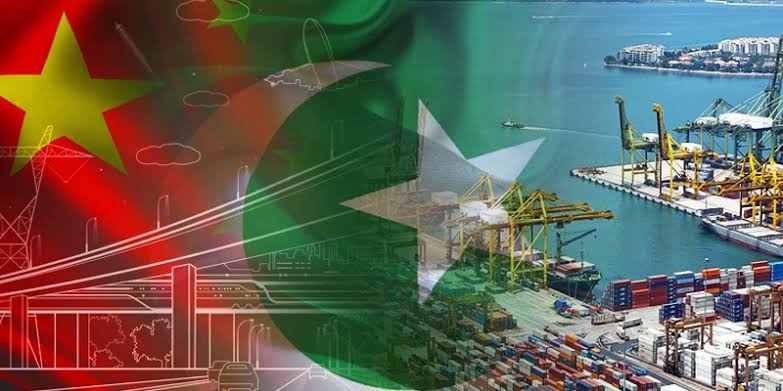 AmmadQureshiPTI's tweet photo. CPEC is not just a project between countries , its helps local bussiness around these areas . Actually middle or low class people directly entertained from that .
@COPHCofficial @Gwadar_Pro
@CathayPak @CMEC_Pak
#MeWithCPEC #MeAndCPEC https://t.co/UpSgippaao