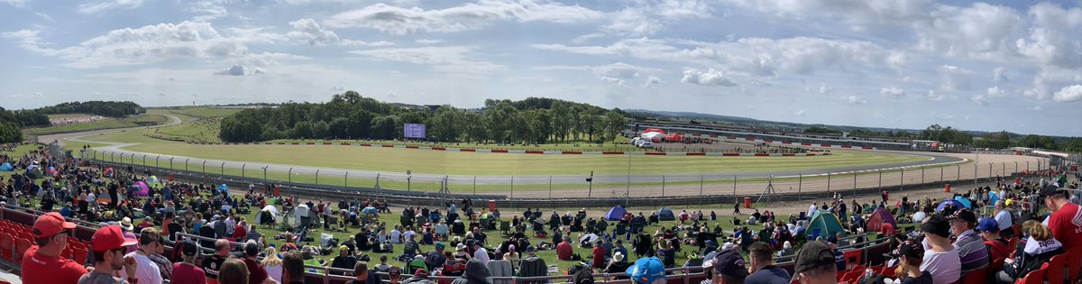 Lbartram's tweet photo. @gazzadaz @WorldSBK @DoningtonParkUK @UltimateRacing1 @sniffnskidmarks The grandstand is well worth booking for one of the days, fantastic view, you can see 2/3 of the track , think it was £20 each last year 👍 #wsbk #Donington #NotOnCommission 😂🇬🇧👍 https://t.co/xXIJSFHDk1