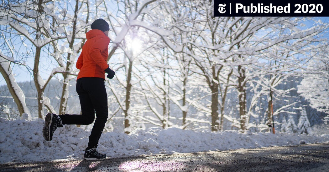 Boilermaker15K's tweet photo. #Layers. Your best bet for winter running. https://t.co/SHGojrJFmm #WinterRunning #ColdWeatherRunning #RunInTheCold #Run315 #RunUpstate https://t.co/UDzW8UVTSr