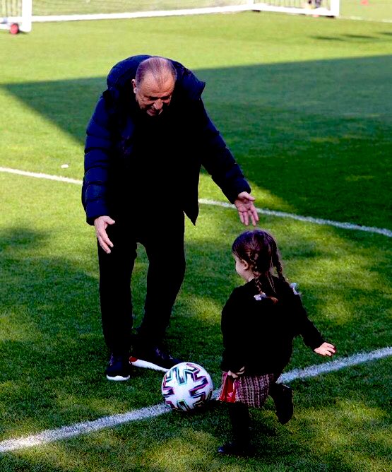 teriimiizm's tweet photo. Çünkü Baba Sevgisi Gibi Fatih Terim… https://t.co/GMqex0czeo