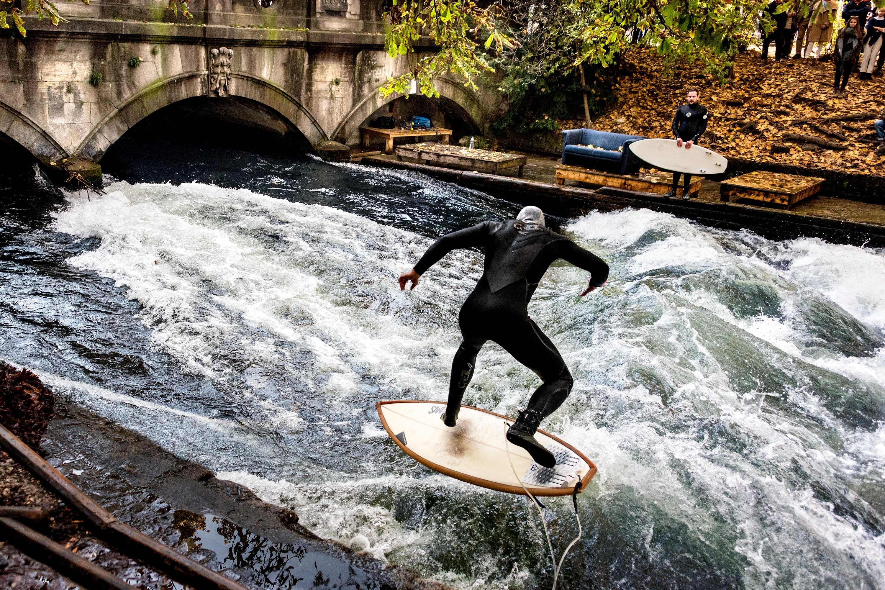 Eisbach surfing outlet