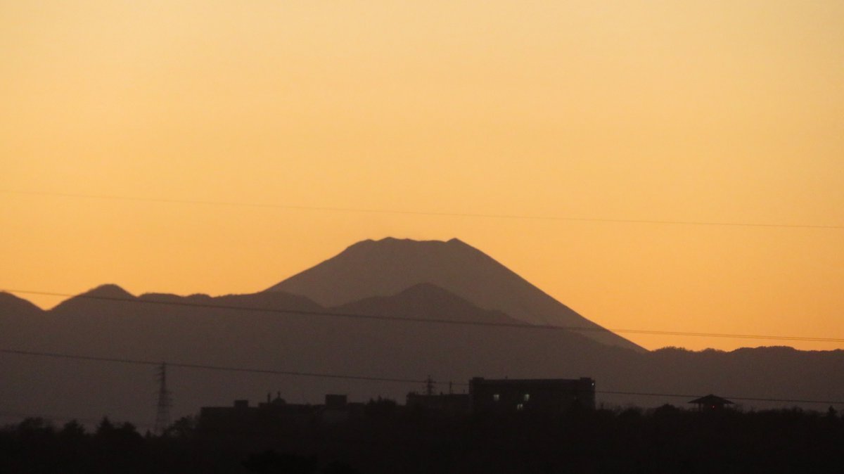 今日の夕暮れの富士山＠多摩川。