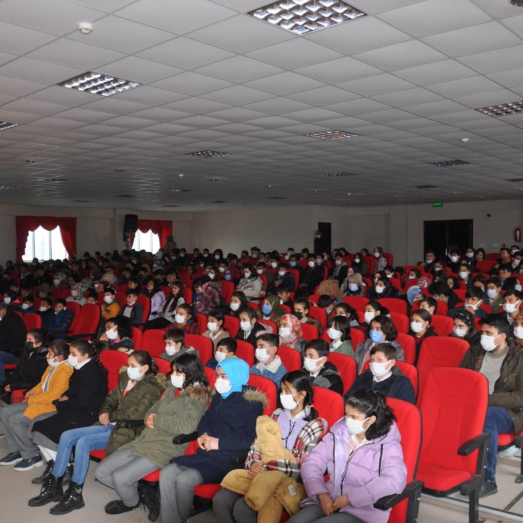 kadinhaniab's tweet photo. EMİRGAZİ DE SITKI ASLANHAN RÜZGARI ESTİ
Emirgazi Kaymakamlığı Ilçe MEM Müdürlüğünün organize ettiği Bilinçli Aile Duyarlı Gençlik adlı konferans Emirgazi Kültür Merkezinde Öğretmenlerimize,Öğrencilerimize, velilerimize yönelik yapıldıTeşekkurler
SıtkıAslanhanHocam @sitkiaslanhan https://t.co/CJ7QfLypfk