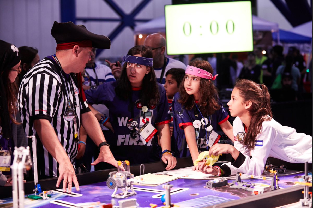 FIRSTweets's tweet photo. Them: Robotics isn't a sport
Us: 🤖 https://t.co/LADbd66z0W