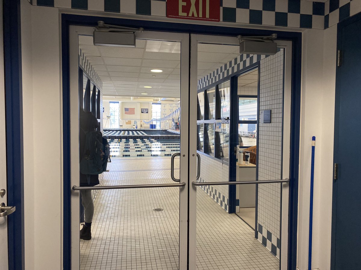JacquelineTopp2's tweet photo. Love starting my day with a nice aqua jog. Sad I don’t have my weight belt with me today to give me a little extra difficulty ☹️#blessed #midd https://t.co/0074ExVlVt