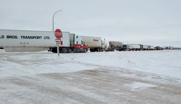  Truckers Block Highways On Canadian Border To Protest Vaccine Mandate FJZnKdpVIAEKJQB?format=jpg&name=360x360