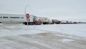 Truckers Block Highways On Canadian Border To Protest Vaccine Mandate FJZnKdpVIAEKJQB?format=jpg&name=360x360