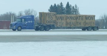 Truckers Block Highways On Canadian Border To Protest Vaccine Mandate FJZnKdqUUAAqsst?format=jpg&name=360x360