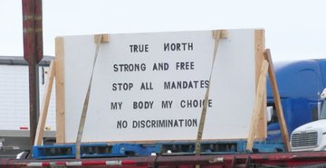 Truckers Block Highways On Canadian Border To Protest Vaccine Mandate FJZnKdrUUAAdMyd?format=jpg&name=360x360