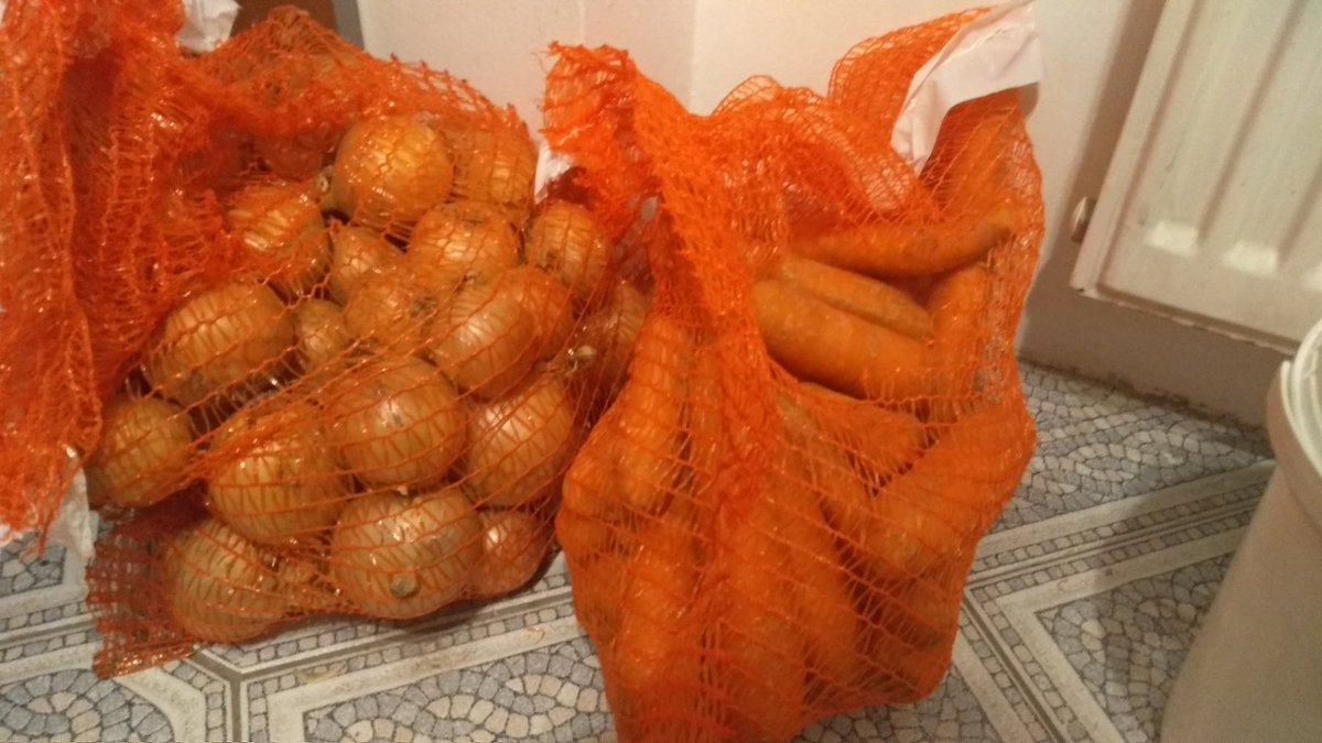 Maklovitz_osu's tweet image. Powiem tak powiem krótko...
Wśród galopującej infl*cji #PIS_pl nie spodziewałem się, że zastanę TAKIE CENY wsród oferty #biedronka #marchew #cebula. Jestem wzruszony!!!