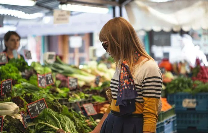 Living A Sustainable #Lifestyle: 10 Simple Tips On Going Green #Insights #SelfHelp buff.ly/3mz74m8