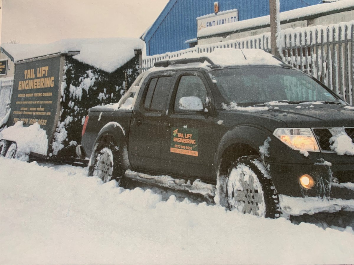 TLE247's tweet image. Looking back at years gone by… This was the year we had an unexpected heavy downfall of snow in the north west. There was no way we were going to let our customers down! Moving a 2 ton trailer in deep snow wasn’t a job for a service van! #wewontletyoudown #4x4 #winter #snow #tle