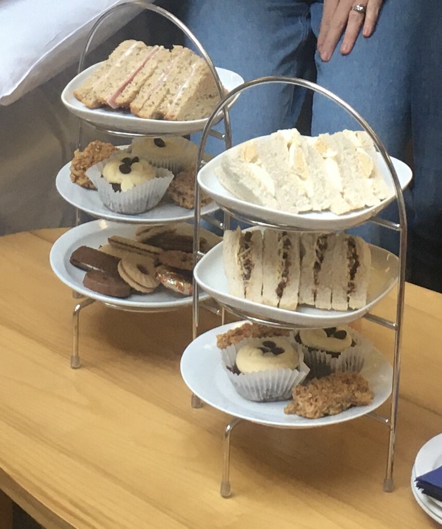 Tuesday: today was meant to be a spa day with a couple of my very special uni friends. Instead the amazing hospice hosted us for a wonderful afternoon tea complete with cocktails. I even got my toenails painted! 

#DyingWellDiary #HospiceLife