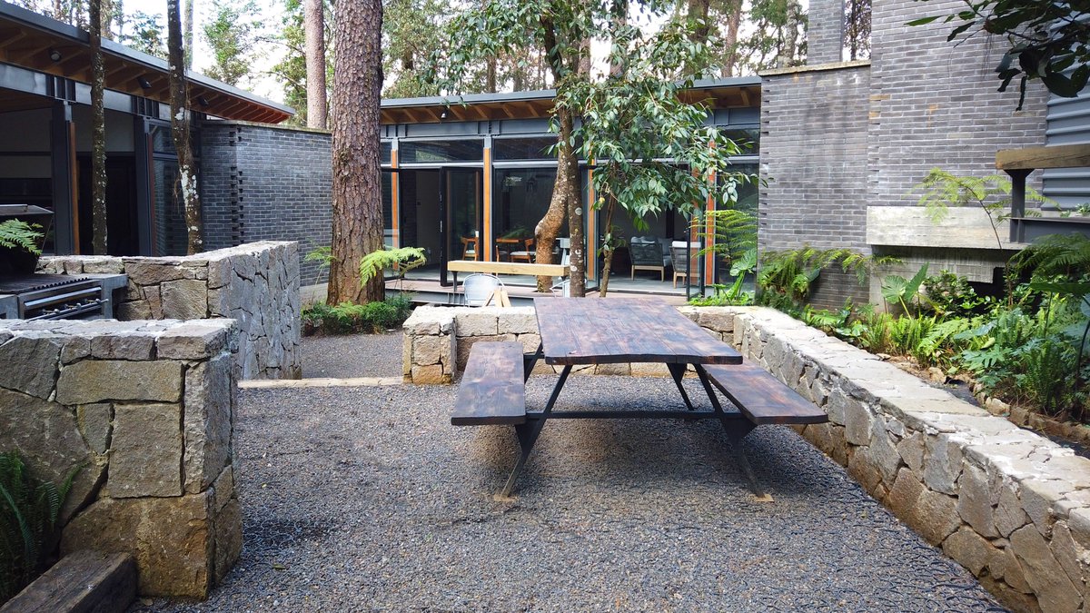 veta_arq's tweet photo. Casa en Avándaro.

https://t.co/u013VNQpLN

#architecture #arquitectura #design #casadecampo #wood #steel #brick #México #fireplace #interiordesign #interiors https://t.co/7WJSKXFX07