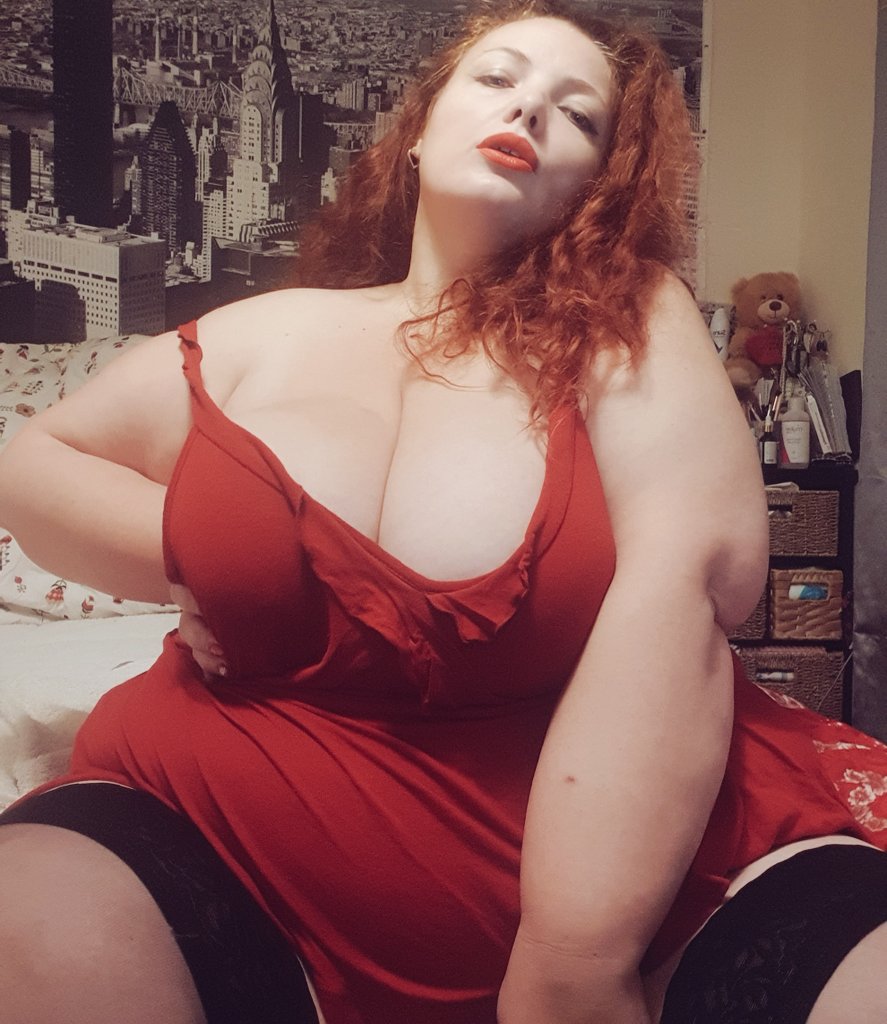 mss_bbw's tweet photo. Hey 👋 For the person how hacked my old account F...k off my page !!!! https://t.co/6dPCBhJbNe