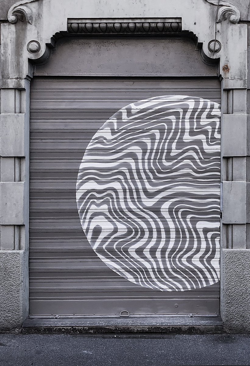 _mindshapes_'s tweet photo. STREET ART 
.
shapes realised for @clinicaaura aesthetic studio in Milan
#street #mindshapes #streetartist #art #contemporaryart #vision #milan #shapes #universe #flows #aesthetic #world https://t.co/1XOnCR11tJ